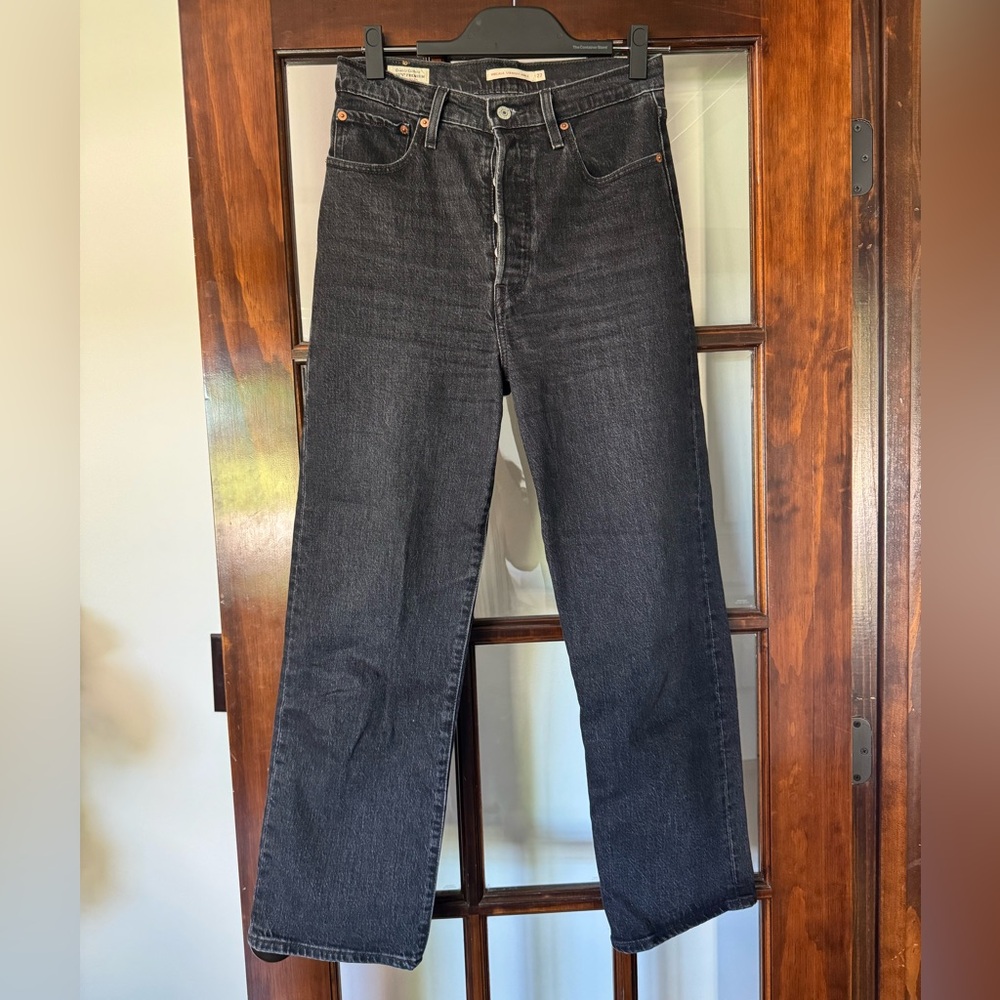 Levis Black rib cage straight ankle denim